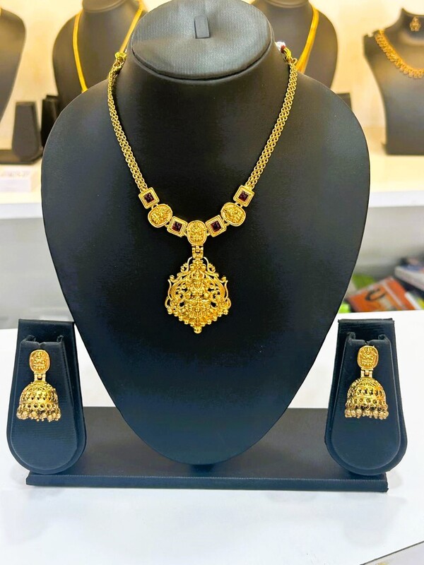 Royal Lakshmi Temple Necklace Set Royal Lakshmi Temple Necklace Set